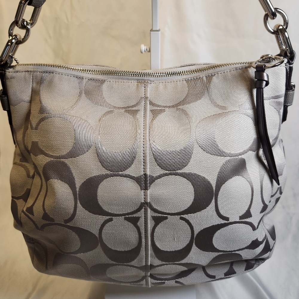 Coach Chelsea Ashlyn Hobo in Gray Signature Jacquard Canvas And Leather Trim - Picture 8 of 16